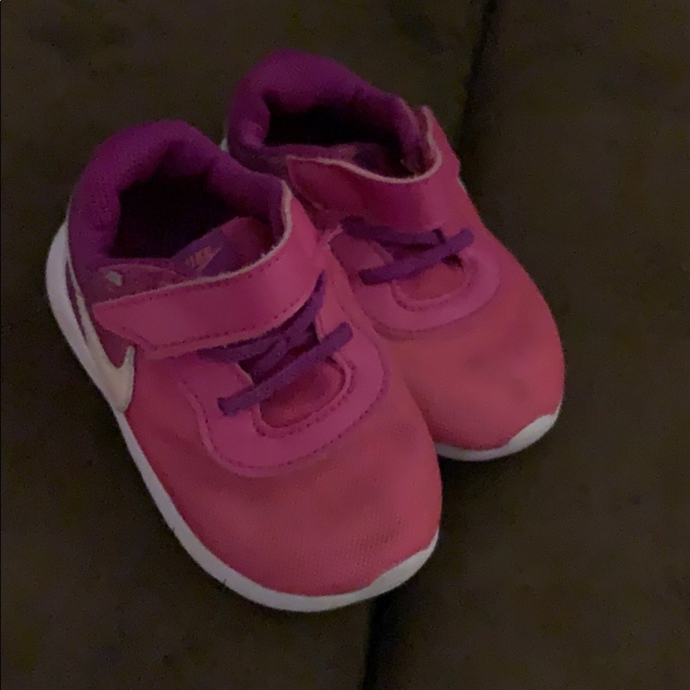 Toddler girl Nike’s
